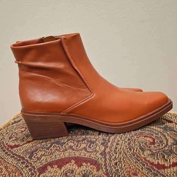 NWOT Franco Sarto Leather Tan Ankle Boots Size 8 - Picture 6 of 9